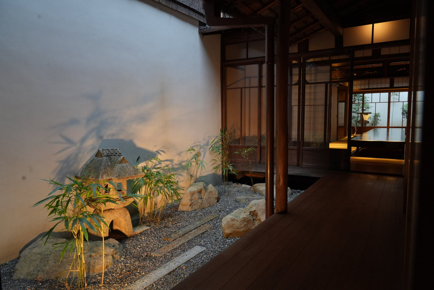 1 Hour Geisha Show & Kitano Tenmangu Shrine with Geisha in Kyoto