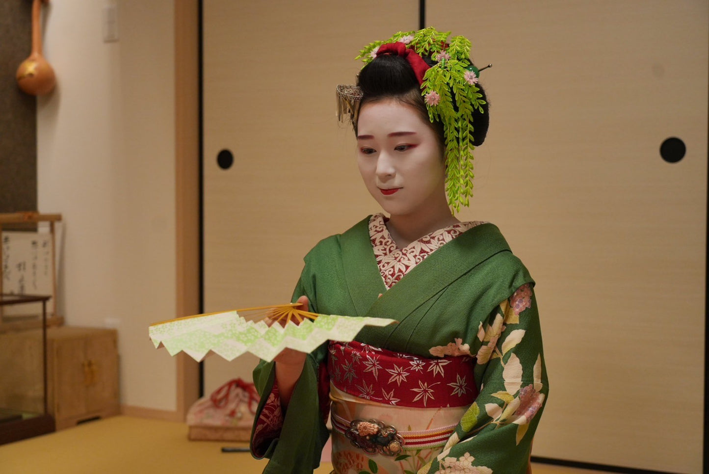 The Art of Geisha: Exclusive Show & Traditional Japanese Game