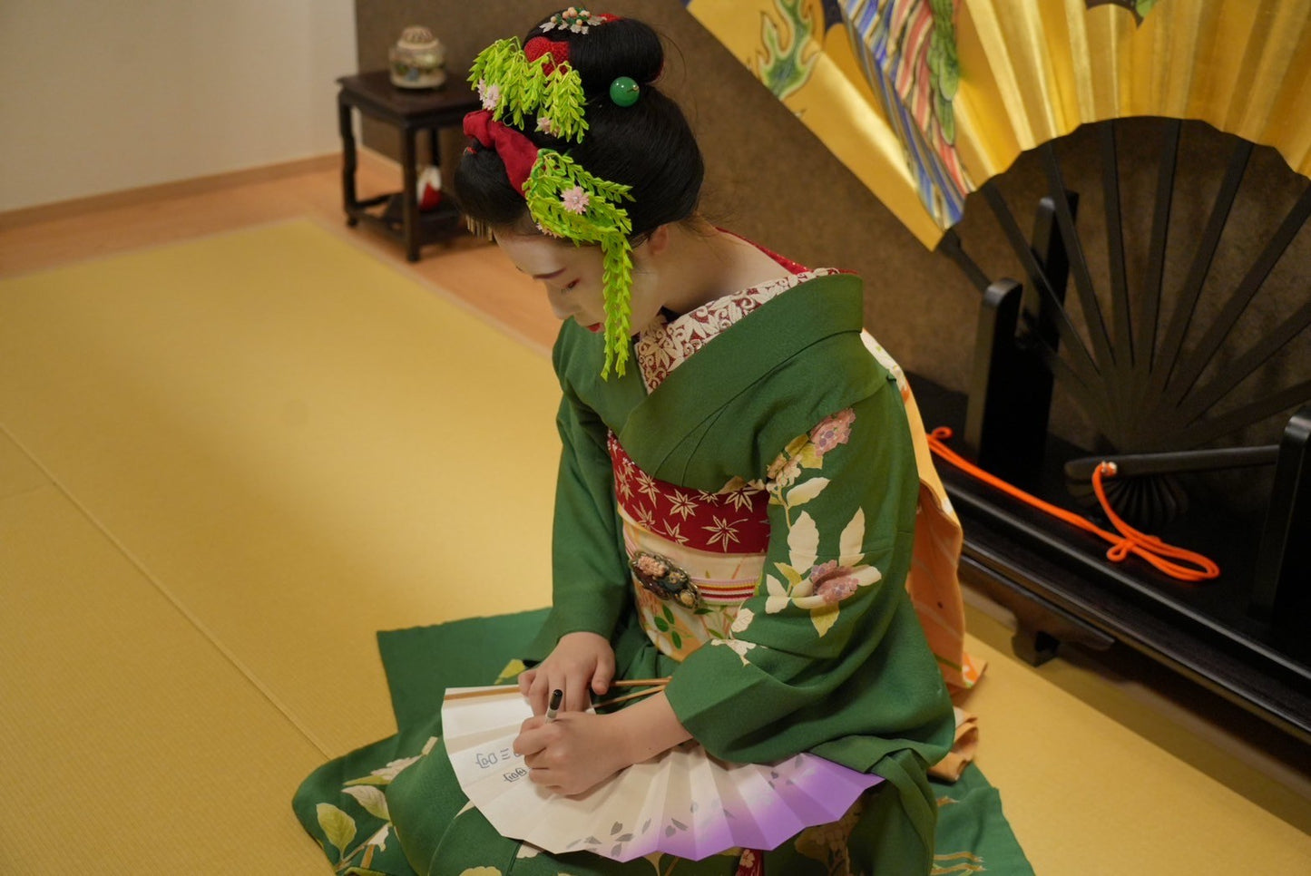 The Art of Geisha: Exclusive Show & Traditional Japanese Game