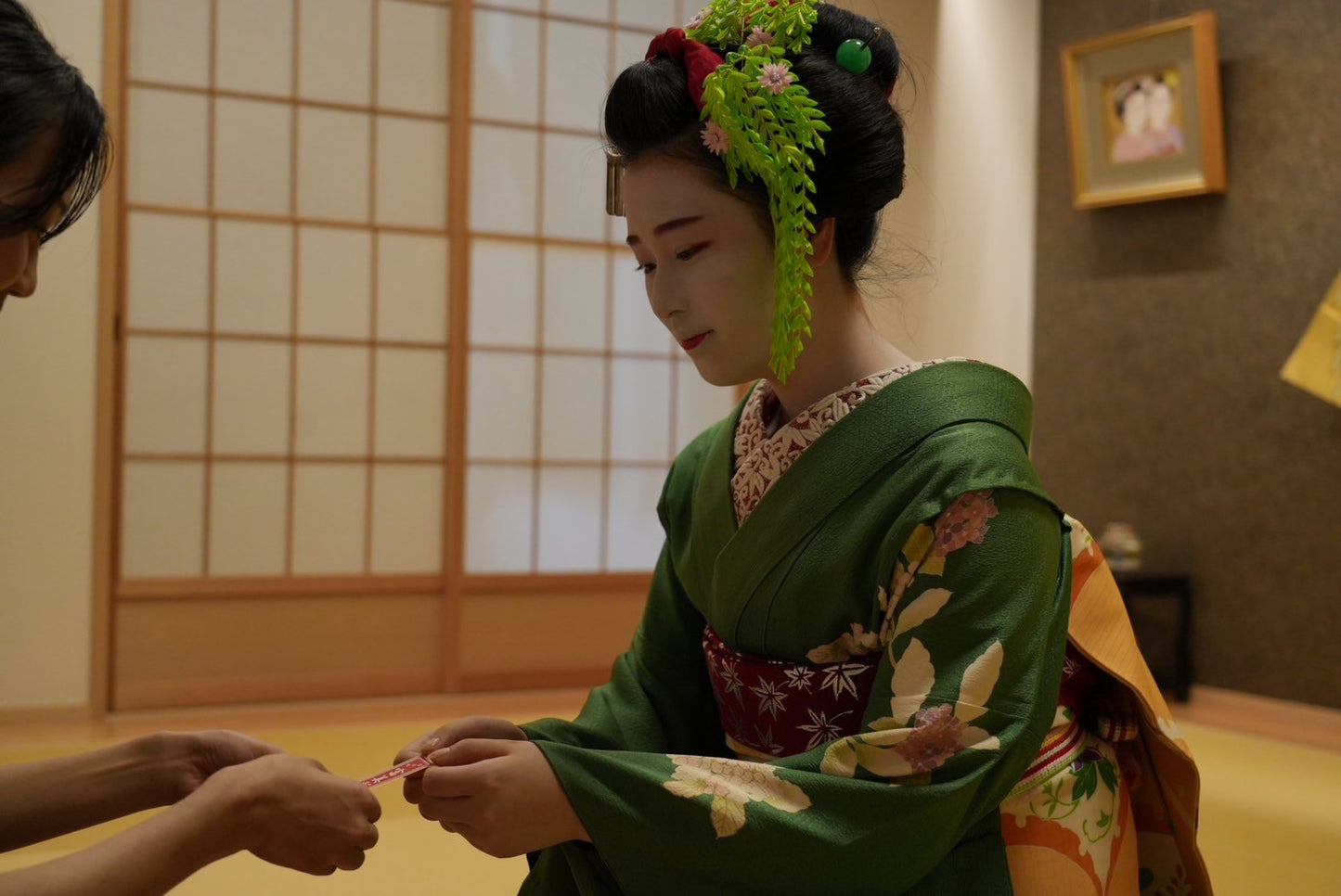 The Art of Geisha: Exclusive Show & Traditional Japanese Game