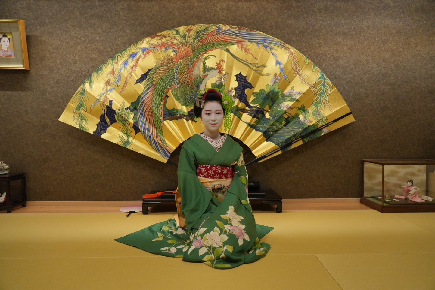 The Art of Geisha: Exclusive Show & Traditional Japanese Game