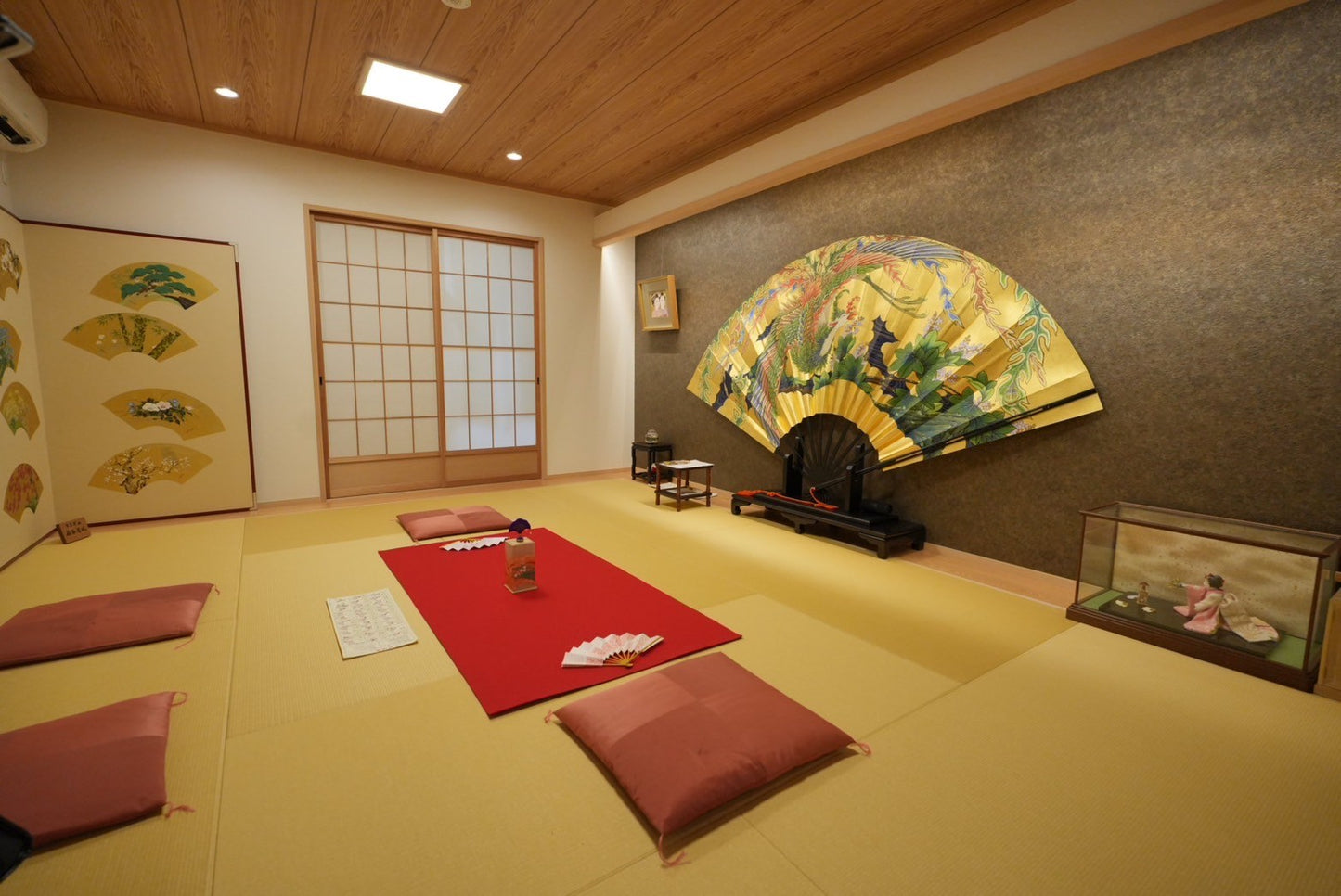 The Art of Geisha: Exclusive Show & Traditional Japanese Game