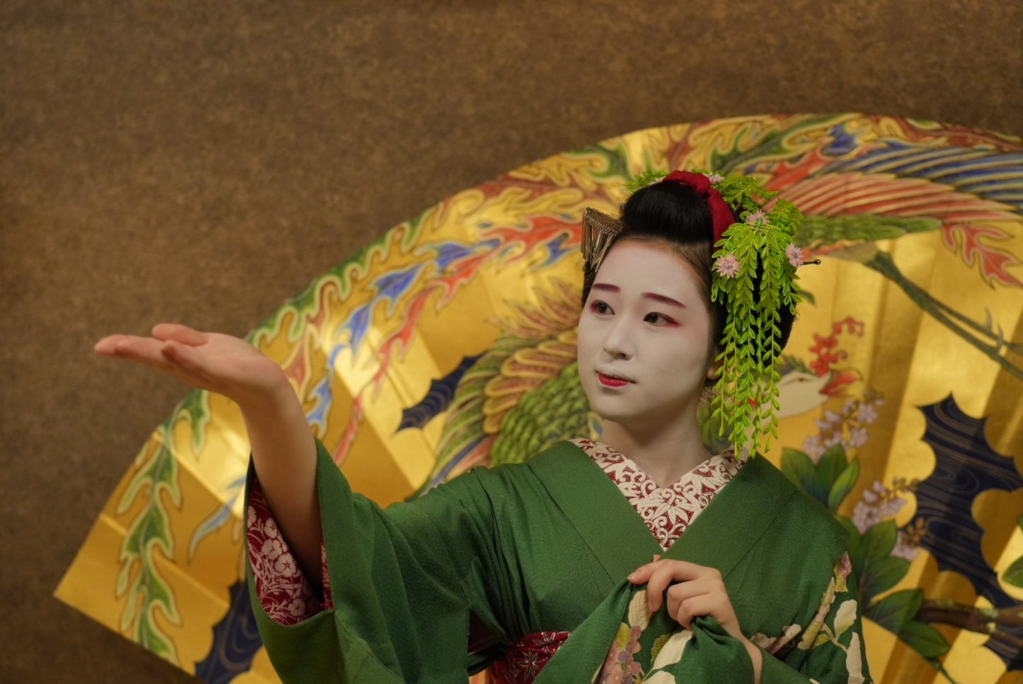 The Art of Geisha: Exclusive Show & Traditional Japanese Game