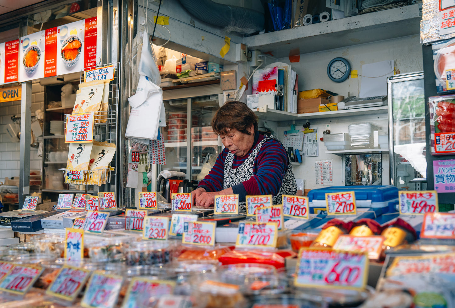Tokyo Early Bird Tour Asakusa Meiji Jingu and Tsukiji Market
